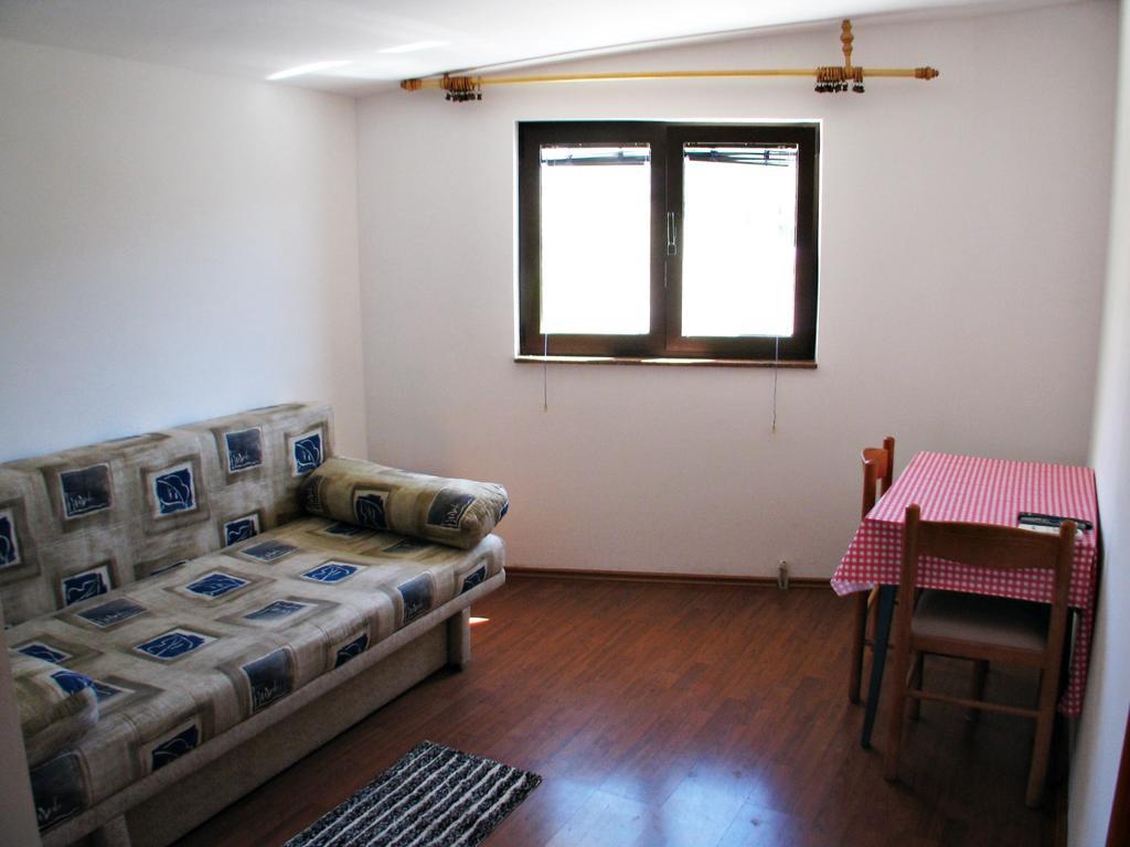 Apartments Miljak أوميس المظهر الخارجي الصورة