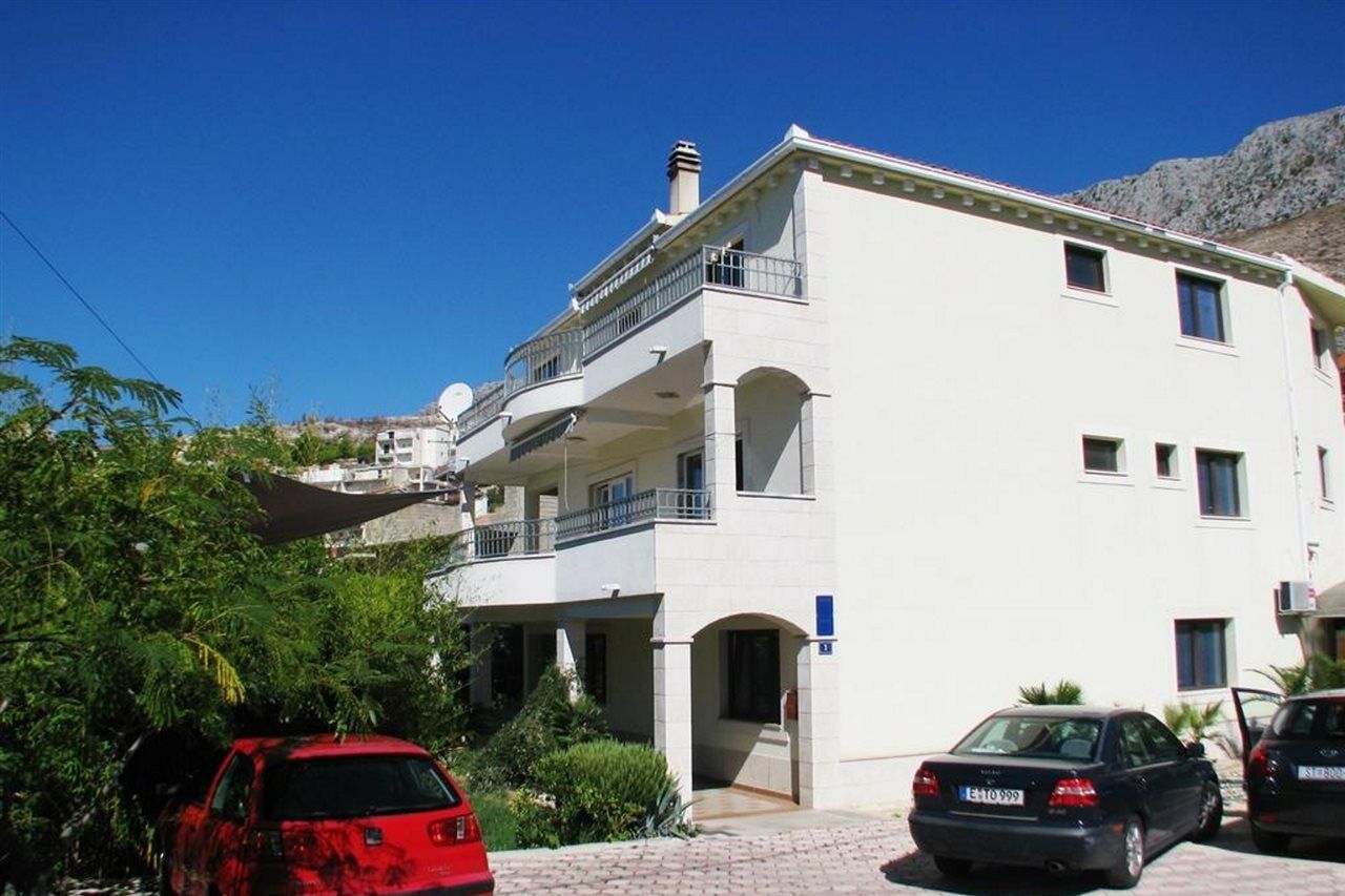 Apartments Miljak أوميس المظهر الخارجي الصورة