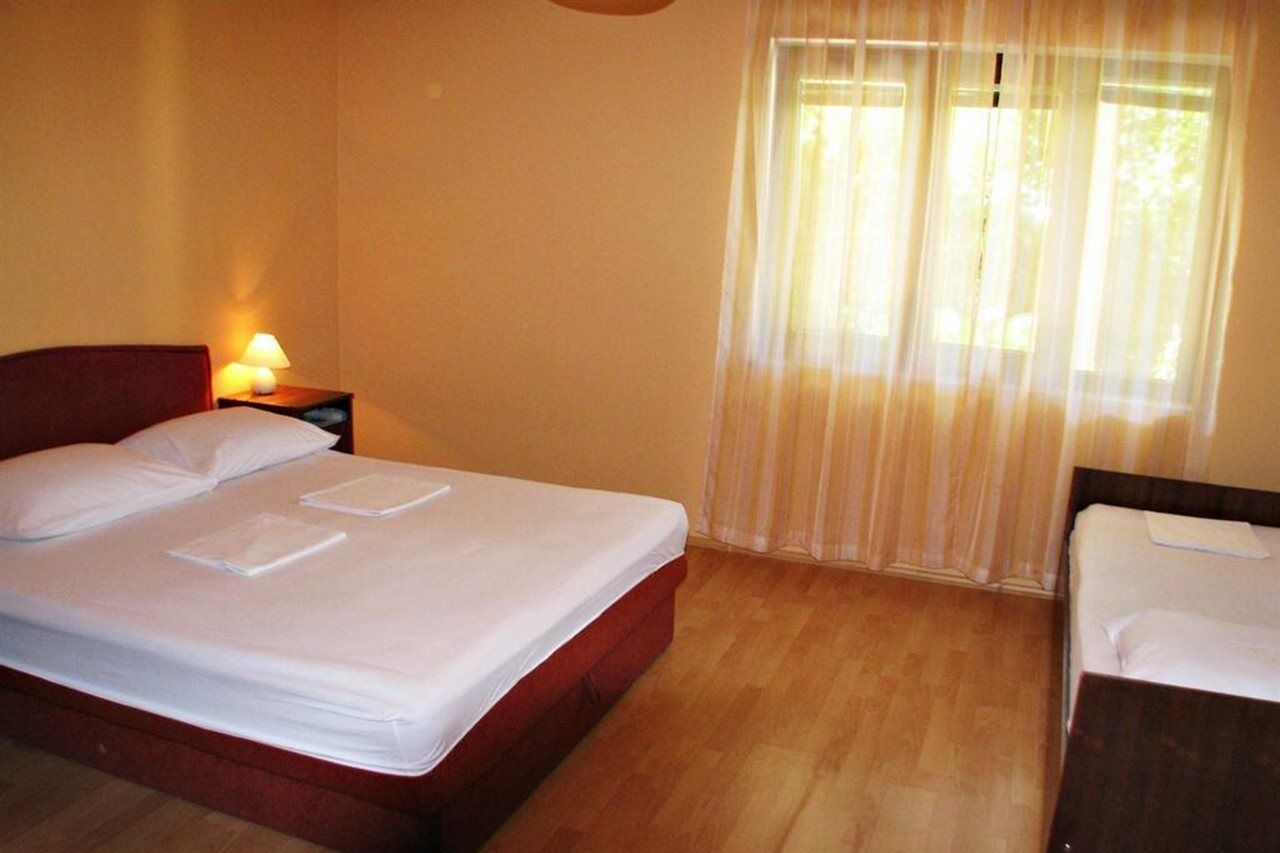 Apartments Miljak أوميس المظهر الخارجي الصورة